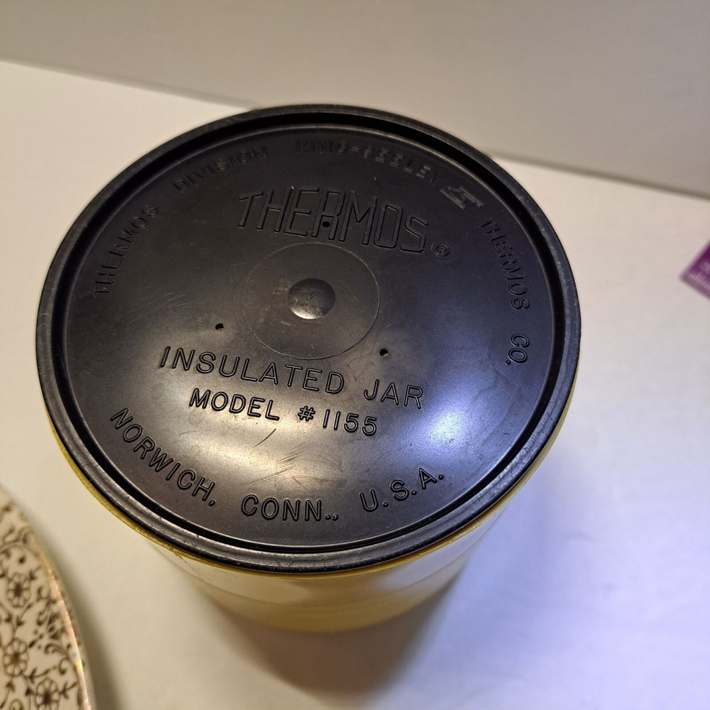 VTG Lucy Peanuts Thermos Insulated Jar Model #1155 Plastic Gold & White USA 1969 - Picture 5 of 10